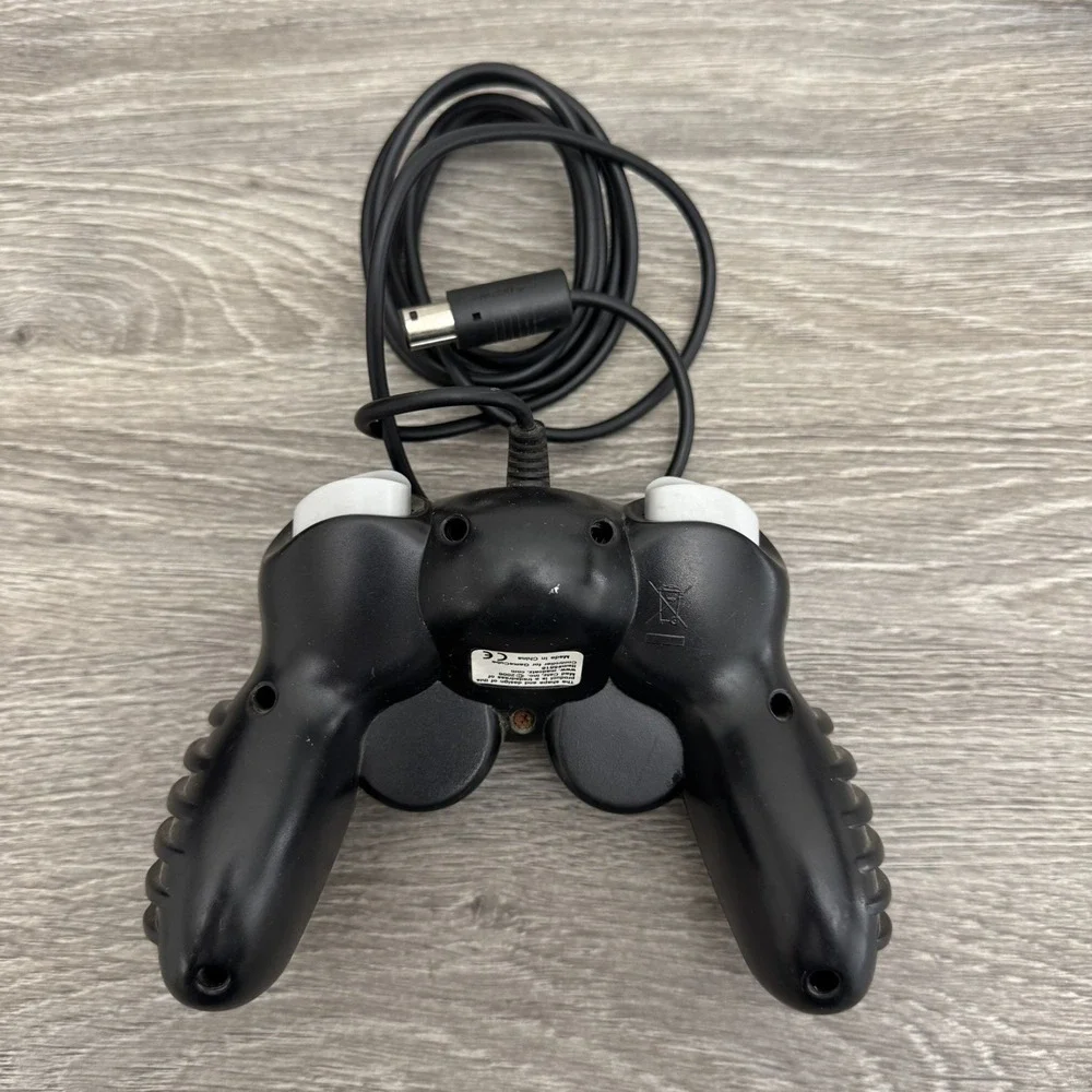 Mad Catz Nintendo GameCube Controller Black Wired